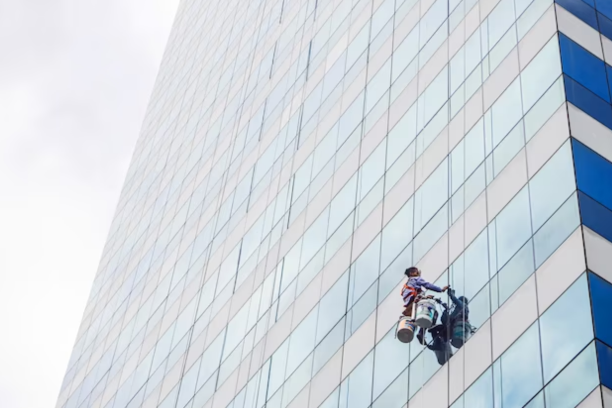 Facade cleaning companies in Dubai