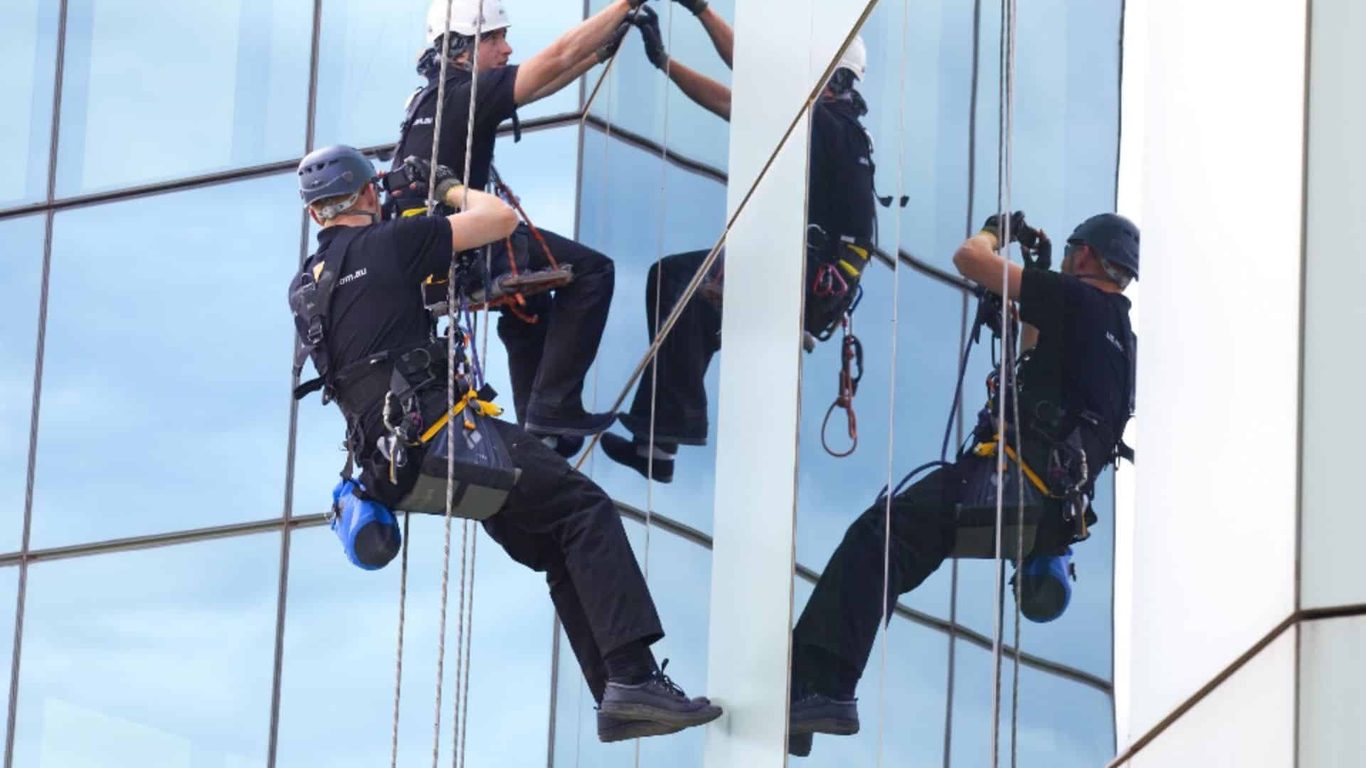 Benefits of Rope Access Services in Dubai